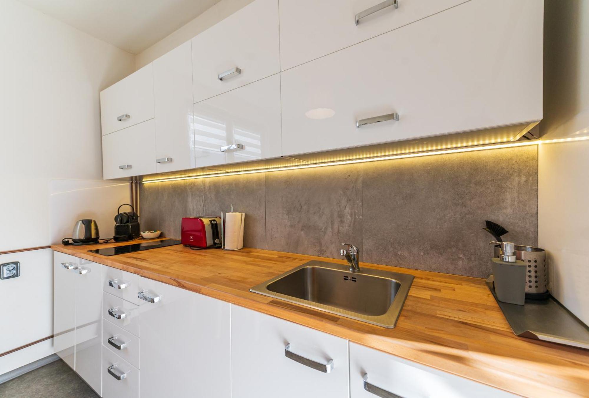 Ubytovani Na Samote - Apartman U Tesaru Komarice Exteriör bild