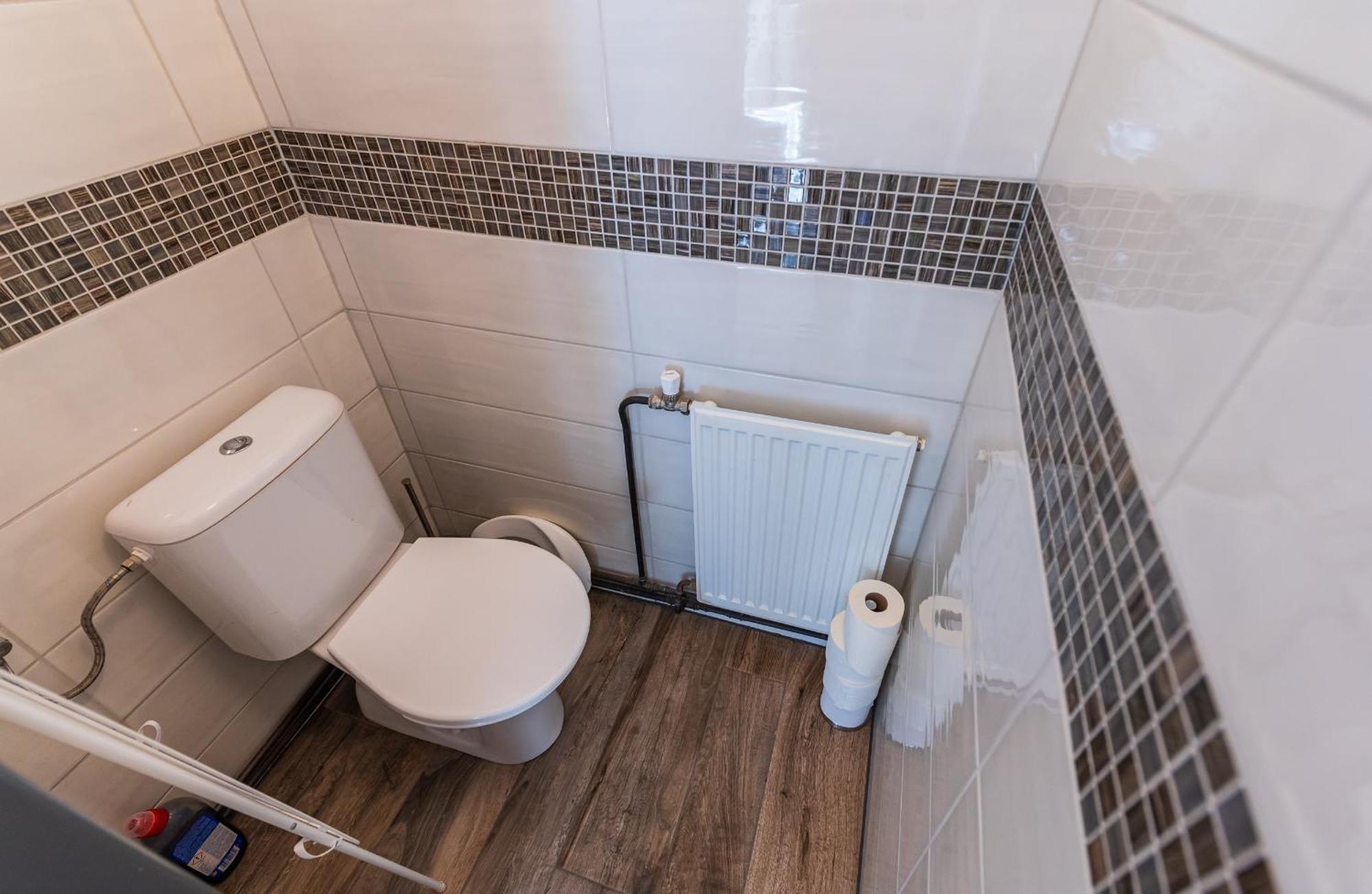 Ubytovani Na Samote - Apartman U Tesaru Komarice Exteriör bild