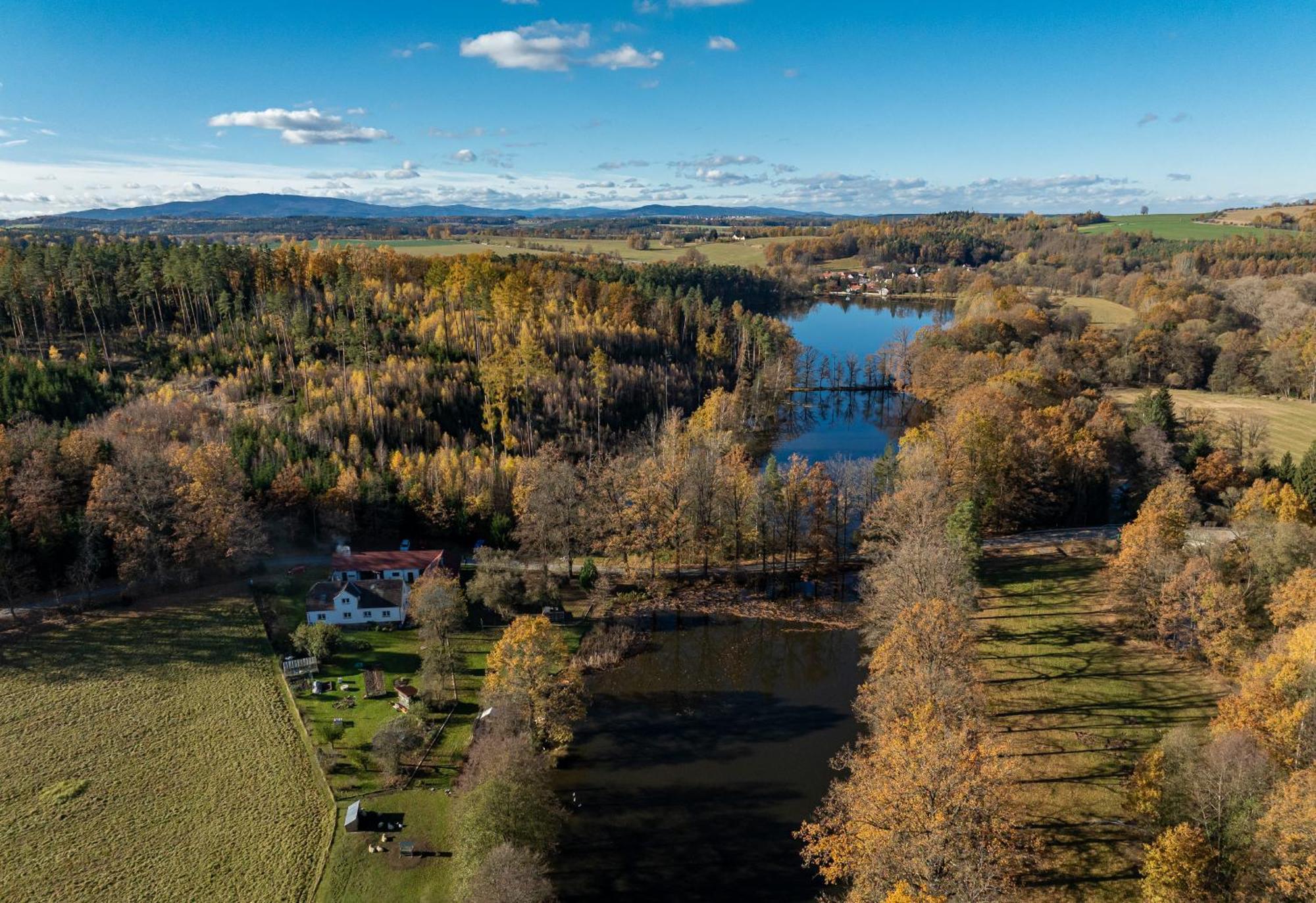 Ubytovani Na Samote - Apartman U Tesaru Komarice Exteriör bild